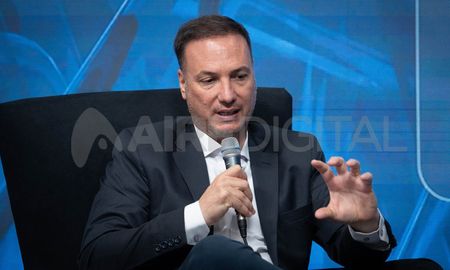 El ministro de Obras Públicas de la Provincia, Lisandro Enrico, apuntó contra el gobierno nacional porque no cede las rutas nacionales a provincia ni pone un peso en su mantenimiento. El ministro de Obras Públicas de la Provincia, Lisandro Enrico, apuntó contra el gobierno nacional porque no cede las rutas nacionales a provincia ni pone un peso en su mantenimiento.