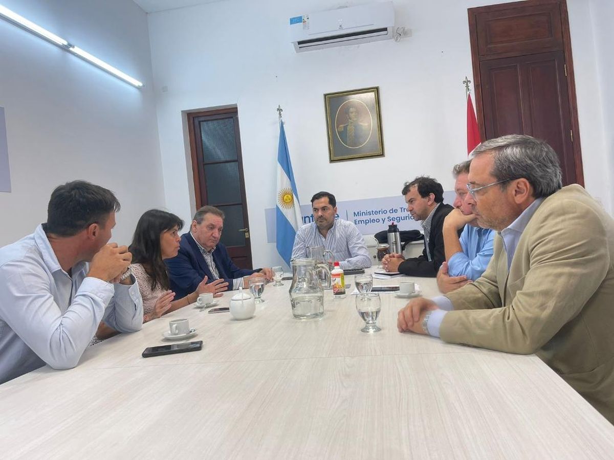 Reunión entre Festram y funcionarios del Ministerio de Trabajo de Santa Fe.