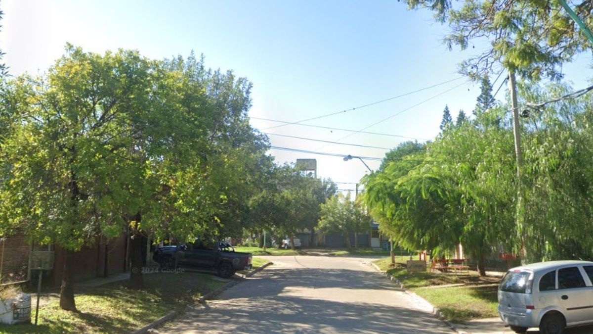 El hecho ocurrió después de las 13 en una agencia de quiniela de calle Balcarce al 1800