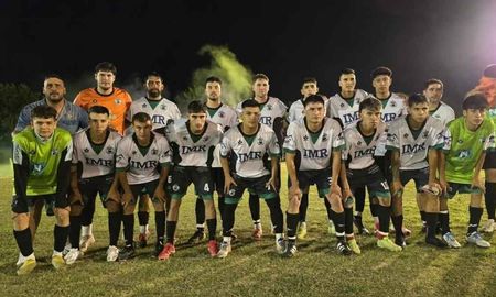 Tigre de Avellaneda venció 3-1 a Romang y se ilusiona en el Petit. Foto: Instagram Tigre. Tigre de Avellaneda venció 3-1 a Romang y se ilusiona en el Petit. Foto: Instagram Tigre.