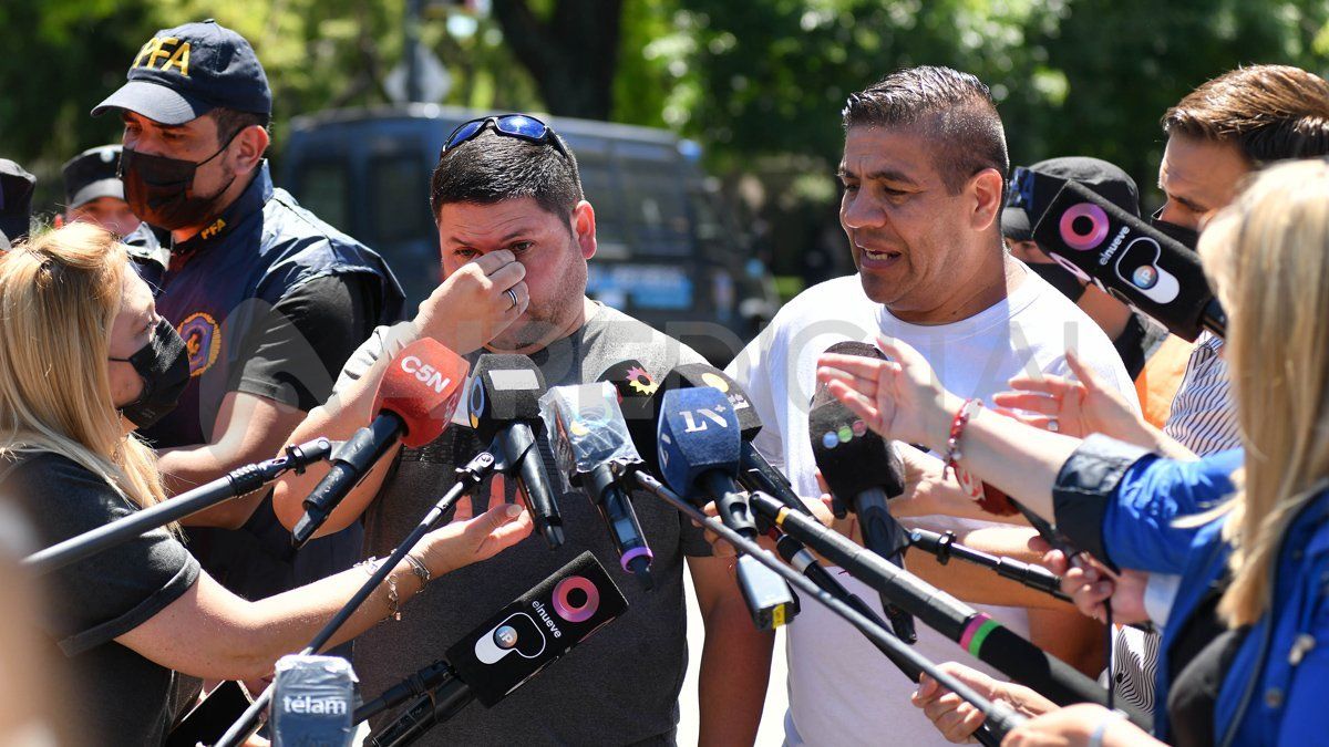 Héctor "Peca" González, padre de Lucas, señaló que ese mismo día es el cumpleaños de su esposa Cinthia, madre de Lucas, por lo que consideró que "el mejor regalo sería la condena para estas personas". Héctor "Peca" González, padre de Lucas, señaló que ese mismo día es el cumpleaños de su esposa Cinthia, madre de Lucas, por lo que consideró que "el mejor regalo sería la condena para estas personas".