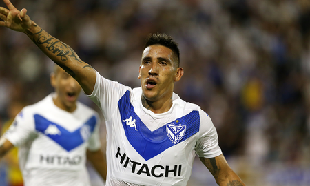 velez vencio a aucas con un ricky centurion intratable velez vencio a aucas con un ricky centurion intratable