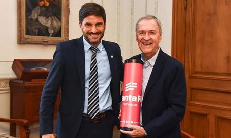Maximiliano Pullaro y Juan Schiaretti participarán del lanzamiento de Provincias Unidas de cara a las elecciones del 26 de octubre. Maximiliano Pullaro y Juan Schiaretti participarán del lanzamiento de Provincias Unidas de cara a las elecciones del 26 de octubre.