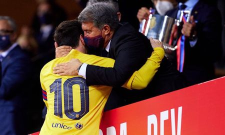 Joan Laporta, presidente del Fútbol Club Barcelona, desestimó el regreso de Lionel Messi al club y recalcó que están formando un equipo joven de cara al futuro. Joan Laporta, presidente del Fútbol Club Barcelona, desestimó el regreso de Lionel Messi al club y recalcó que están formando un equipo joven de cara al futuro.
