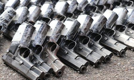 en mayo la policia de santa fe secuestro 166 armas en la provincia en mayo la policia de santa fe secuestro 166 armas en la provincia