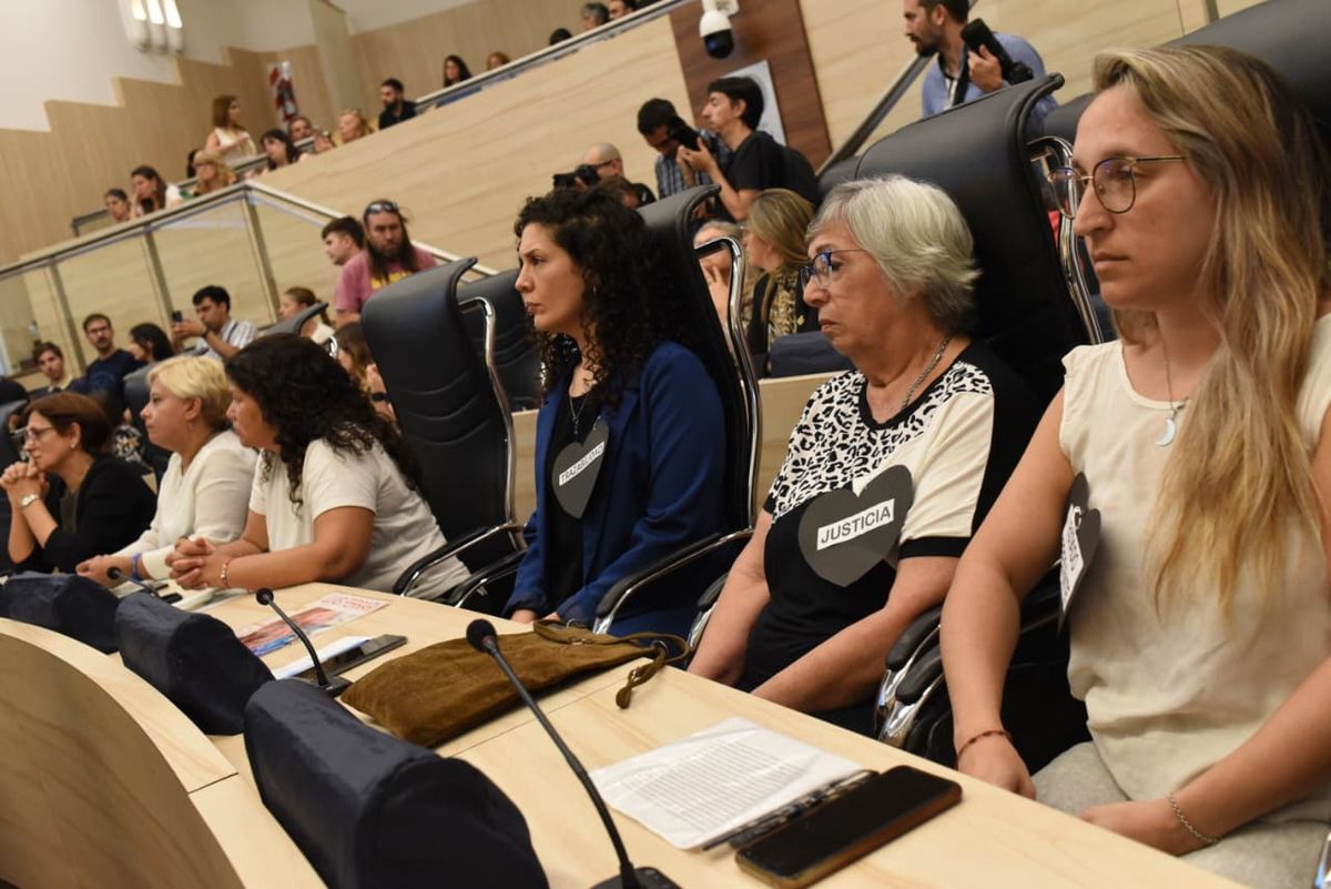 La comisión se conformó el 17 de septiembre de 2025, en razón de los hechos relacionados con la comercialización y/o utilización en el sistema de salud de fentanilo contaminado y/o adulterado y sus consecuencias. La comisión se conformó el 17 de septiembre de 2025, en razón de los hechos relacionados con la comercialización y/o utilización en el sistema de salud de fentanilo contaminado y/o adulterado y sus consecuencias.