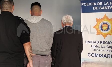 Cerca de las 9, los delincuentes fueron atrapados por el propio jefe de la dependencia que participó de la investigación. Cerca de las 9, los delincuentes fueron atrapados por el propio jefe de la dependencia que participó de la investigación.