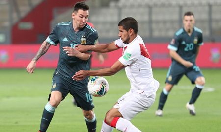 Lionel Messi fue titular en la doble fecha de Eliminatorias Sudamericanas ante Paraguay y Perú. Lionel Messi fue titular en la doble fecha de Eliminatorias Sudamericanas ante Paraguay y Perú.