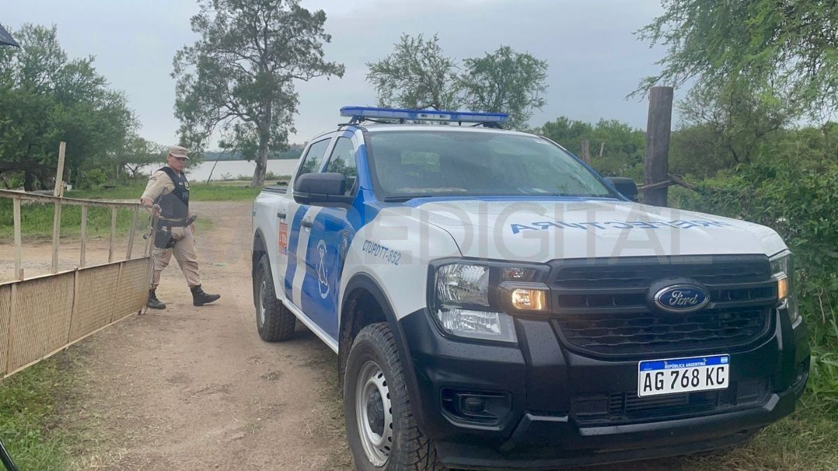 Tras el hallazgo del cuerpo se desarmó el operativo montado a la vera del río Paraná. Tras el hallazgo del cuerpo se desarmó el operativo montado a la vera del río Paraná.