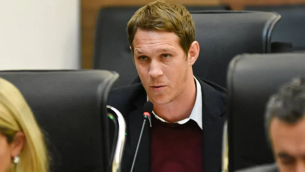 El exconcejal de Rosario contó en AIRE cómo transitó la enfermedad y cómo se recuperó. Un testimonio en el que pidió donar sangre para salvar vidas.