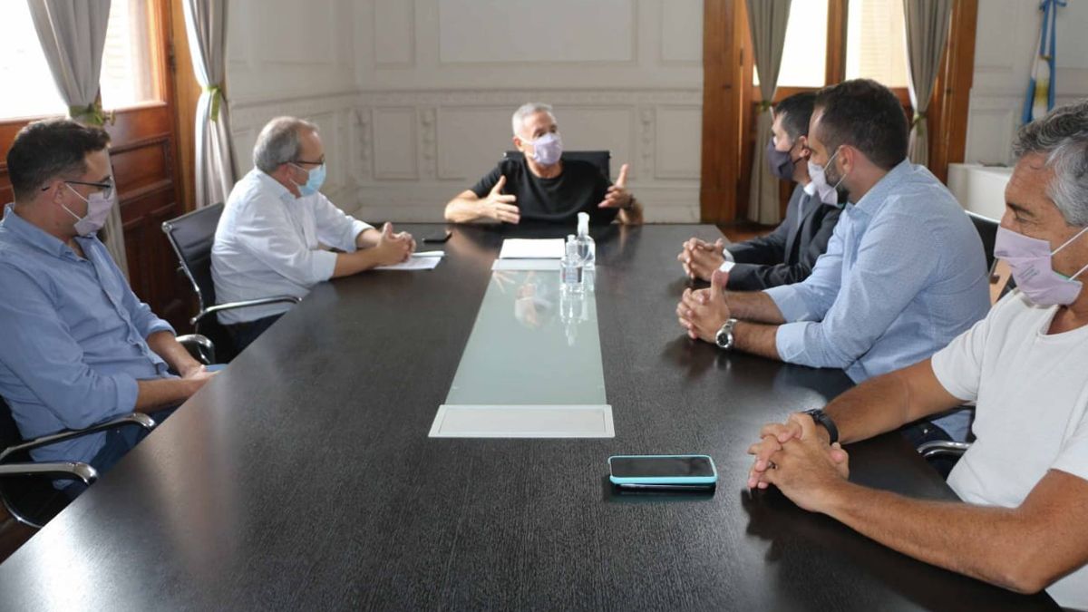 Los directores salientes, Maximiliano Bertolotti y Cristian Lemos, continuarán trabajando en un programa especial de fortalecimiento de las fuerzas especiales de los servicios policiales de la Provincia de Santa Fe.