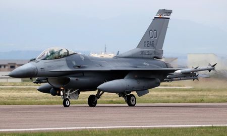 El acuerdo incluye la compra de 24 aviones de guerra por 338 millones de dólares y un paquete de armas por otros 212 millones de dólares. El acuerdo incluye la compra de 24 aviones de guerra por 338 millones de dólares y un paquete de armas por otros 212 millones de dólares.