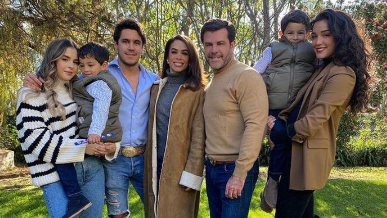 Biby Gaytán y Eduardo Capetillo son los padres de la joven y han mantenido una relación muy sólida en los últimos 26 años.