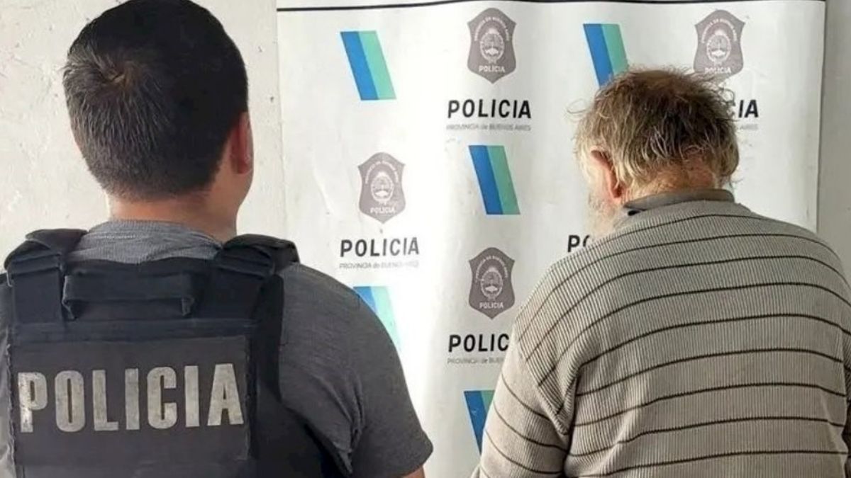 Le disparó cinco veces a su vecino