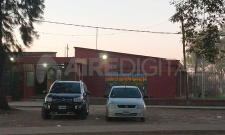 La escuela donde funciona Eempa 1336 sufrió un grave hecho de inseguridad este martes. Exigen que les restituyan la guardia policial. La escuela donde funciona Eempa 1336 sufrió un grave hecho de inseguridad este martes. Exigen que les restituyan la guardia policial.