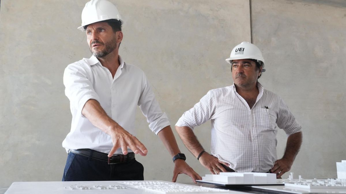 Pullaro remarcó que será “una cárcel de máxima seguridad” por la que se lleva adelante una “inversión que no se hizo nunca en la provincia”. Pullaro remarcó que será “una cárcel de máxima seguridad” por la que se lleva adelante una “inversión que no se hizo nunca en la provincia”.