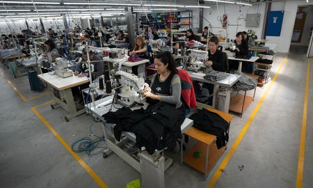 La Unión Industrial de Santa Fe advirtió sobre la profunda crisis que atraviesa el sector productivo y alertó que el deterioro de la industria pone en riesgo directo a la clase media. La Unión Industrial de Santa Fe advirtió sobre la profunda crisis que atraviesa el sector productivo y alertó que el deterioro de la industria pone en riesgo directo a la clase media.