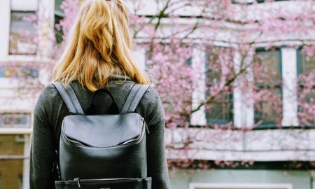 Adiós a las mochilas: este es el nuevo accesorio en tendencia para este invierno 2025 Adiós a las mochilas: este es el nuevo accesorio en tendencia para este invierno 2025