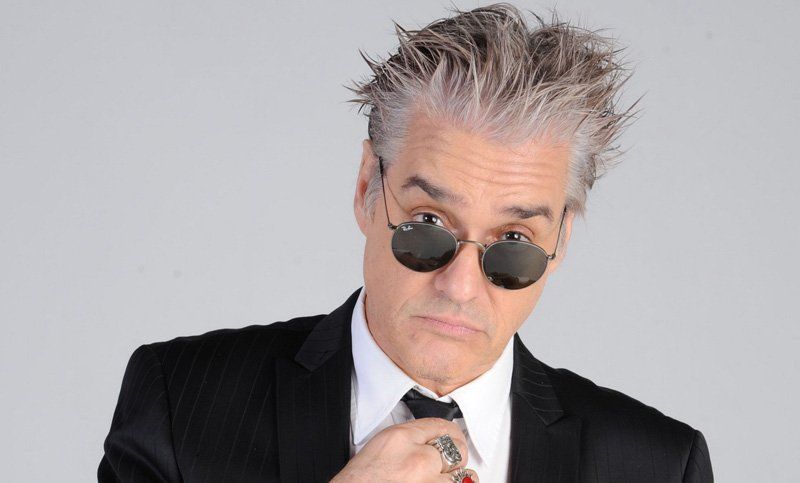 Furia, forcejeo e insultos de Roberto Pettinato contra un notero