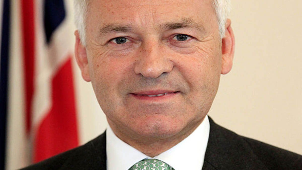 El político conservador inglés y exvicecanciller del Reino Unido, Alan Duncan, publicó un explosivo libro con sus memorias.