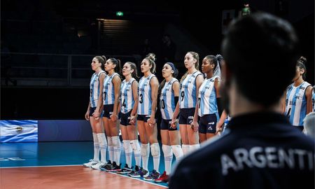 El equipo argentino femenino de vóley consiguió avanzar por primera vez a la segunda ronda de una Copa del Mundo. El equipo argentino femenino de vóley consiguió avanzar por primera vez a la segunda ronda de una Copa del Mundo.