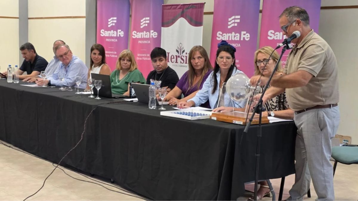 En Hersilia se realiz&oacute; el sorteo de 10 viviendas construidas por administraci&oacute;n comunal, en el marco de programas habitacionales de la provincia de Santa Fe.