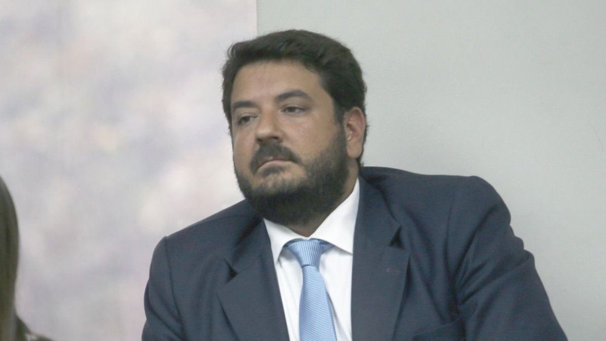 Juan Martín Mena calificó de escandaloso que las visitas de jueces y fiscales a Macri en la residencia de Olivos no haya figurado "en la mayoría de los grandes medios de comunicación".