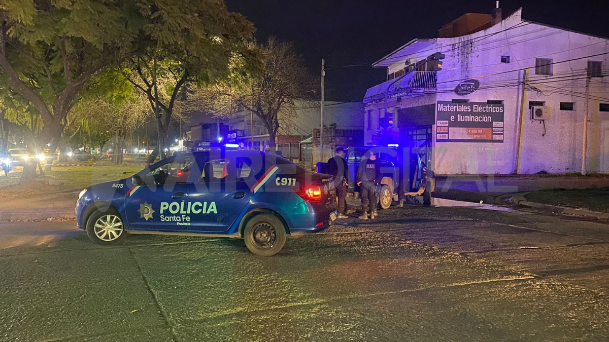 Los automovilistas se vieron obligados a desviar en ambos bulevares. Los automovilistas se vieron obligados a desviar en ambos bulevares.