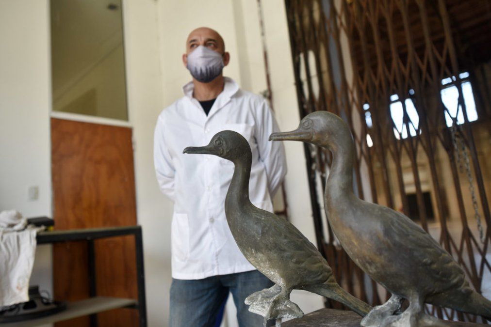 Realizan un taller para arreglar esculturas y fuentes patrimoniales de la ciudad de Santa Fe.&nbsp;