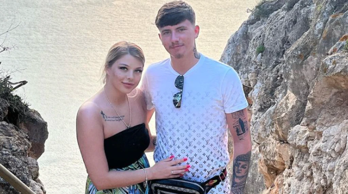 Macauley Murchie y su novia, Jasmine Grogan