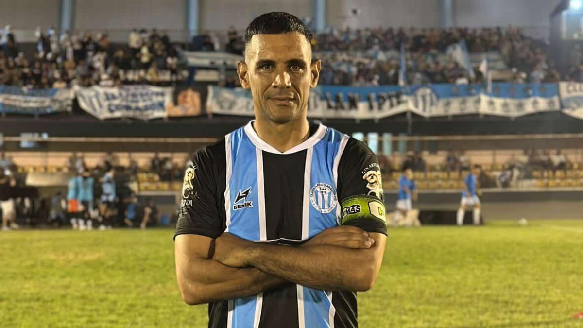 A los 45 a&ntilde;os, Pepe Sand volvi&oacute; a jugar al f&uacute;tbol en el Torneo Regional Amateur.