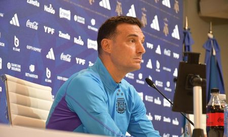 Lionel Scaloni, en conferencia de prensa. Lionel Scaloni, en conferencia de prensa.