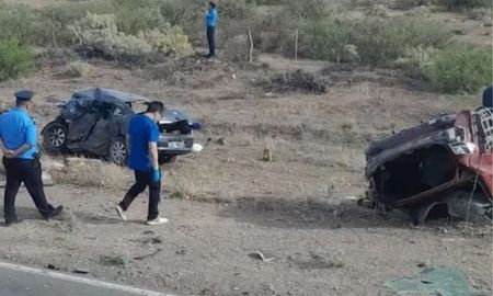 Tres personas fallecieron luego de un accidente fatal en Neuquén. Tres personas fallecieron luego de un accidente fatal en Neuquén.