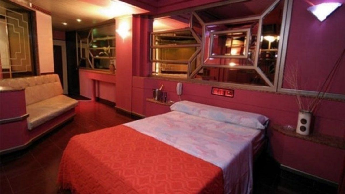 Un club nocturno le regala shows privados a quienes presenten su carnet de vacunación.