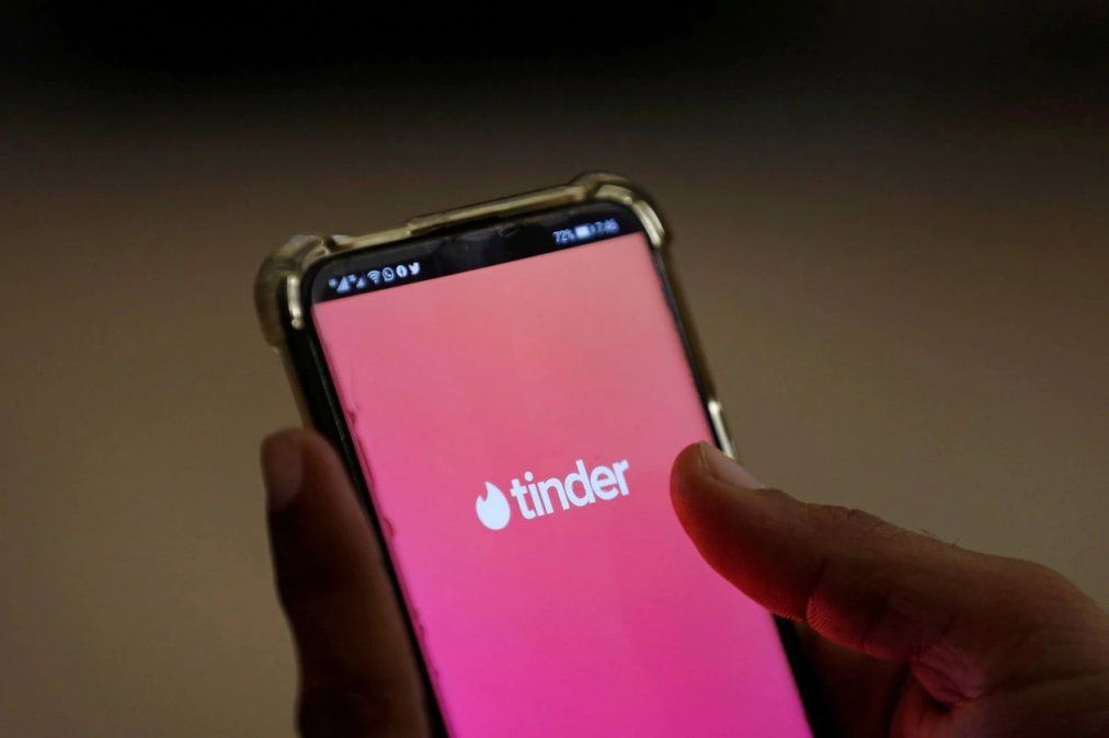 Irán aprueba el uso de un Tinder islámico para ayudar a jóvenes a comprometerse