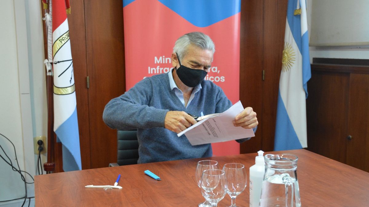 Al ser consultado sobre el área de estudio para la ubicación de la obra, el secretario de Recursos Hídricos, Roberto Gioria precisó que comprende “poco antes del límite de Rincón –Arroyo Leyes hasta casi el Arroyo Potreros”.