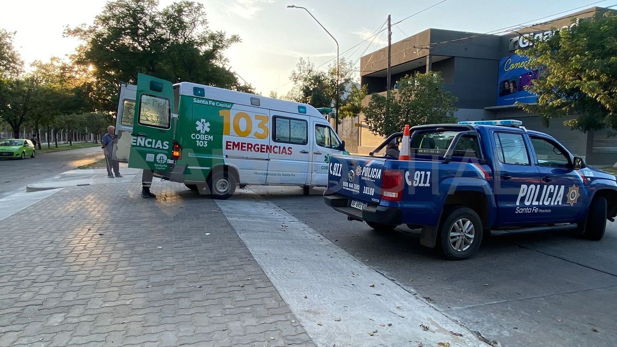 Una ambulancia de Cobem llegó 45 minutos después del accidente y, tras ella, un móvil policial.