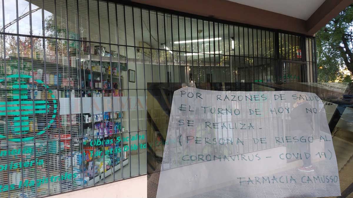 La mujer coloca cada 11 d&iacute;as el mismo cartel en la puerta de su farmacia.&nbsp;