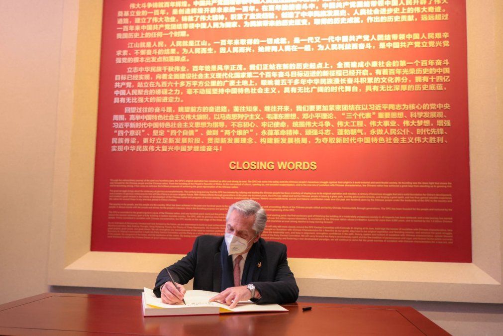 Ambos mandatarios calificaron la reunión como “cordial, amistosa y fructífera”, y “valoraron altamente el vínculo profundo y sostenido de las relaciones chino-argentinas”. 