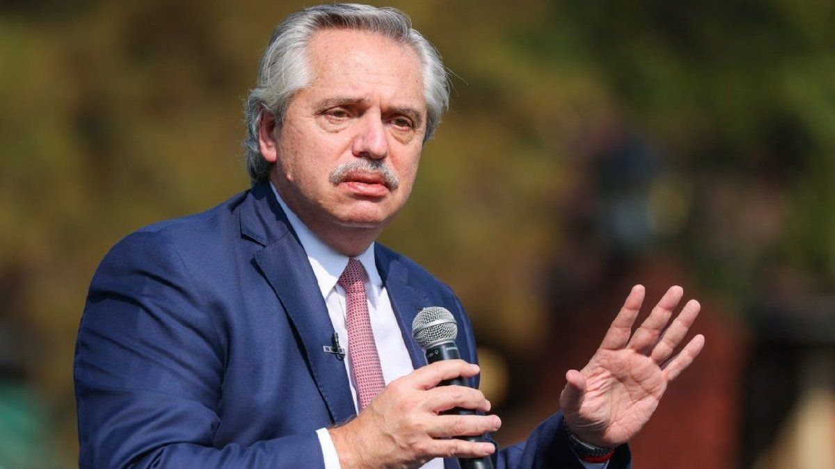 &nbsp;El jefe de Estado valoró el esfuerzo que hicieron para que no se perdieran días de clases.