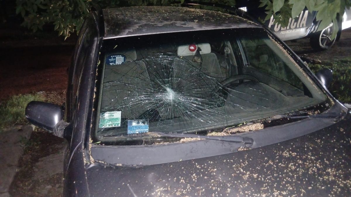 Barrio Schneider: denunció a su expareja por romperle el auto.