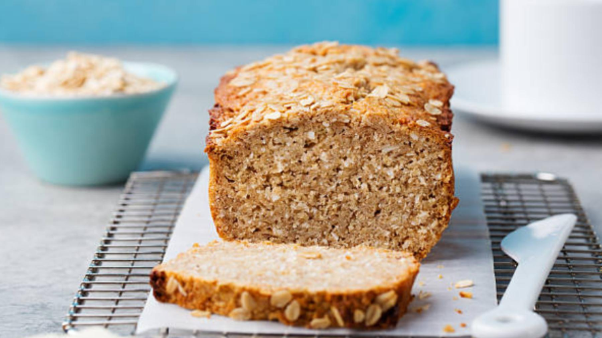 El pan de avena y chía es una preparación nutritiva y fácil de hacer, con muy pocos ingredientes. El pan de avena y chía es una preparación nutritiva y fácil de hacer, con muy pocos ingredientes.