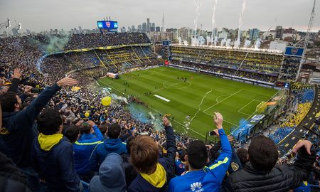 Boca Juniors y River Plate, los dos grandes del fútbol argentino, animarán este domingo en La Bombonera una nueva versión del superclásico, en el marco de la fecha 18 de la Liga Profesional de Fútbol (LPF). Boca Juniors y River Plate, los dos grandes del fútbol argentino, animarán este domingo en La Bombonera una nueva versión del superclásico, en el marco de la fecha 18 de la Liga Profesional de Fútbol (LPF).