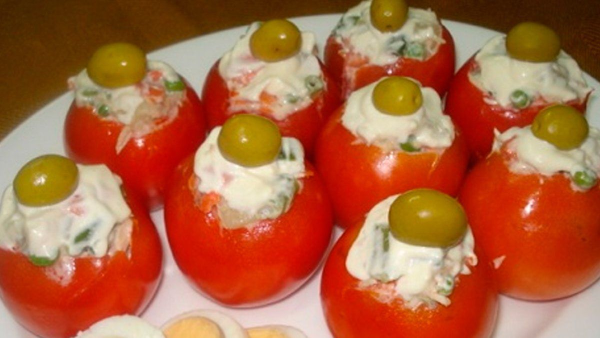 Apenas por abajo del tradicional navideño argentino quedaron dos platos colombianos: la hormiga culona