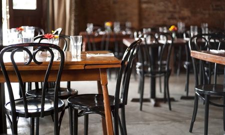 Bares y restaurantes sin clientes. Bares y restaurantes sin clientes.