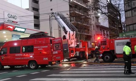 Murió una persona por un incendio en Nuñez. Murió una persona por un incendio en Nuñez.