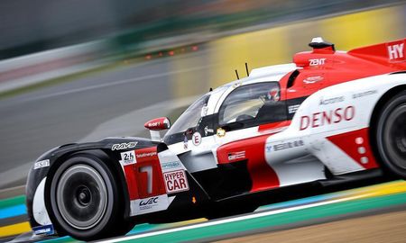 El piloto cordobés José María Pechito López se coronó este domingo campeón de las tradicionales 24 Horas de Le Mans El piloto cordobés José María Pechito López se coronó este domingo campeón de las tradicionales 24 Horas de Le Mans