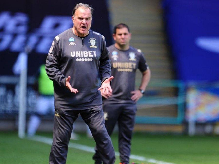 El saludo del Leeds a Marcelo Bielsa por su cumpleaños