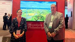 El intendente de Santa Fe, Juan Pablo Poletti, junto a Lucila García, directora de la Agencia de Cooperación, Inversiones y Comercio Exterior (ACICE), durante la misión internacional en Madrid que posicionó a la ciudad en la agenda global de innovación y acción climática.