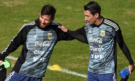 Ángel Di María se mostró ilusionado con la posibilidad de que Lionel Messi llegue al París Saint-Germain. Ángel Di María se mostró ilusionado con la posibilidad de que Lionel Messi llegue al París Saint-Germain.